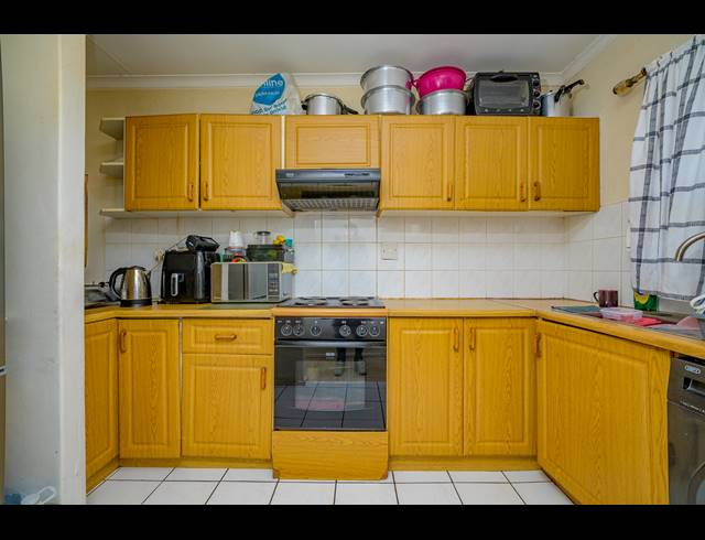 3 BEDROOM APARTMENT FOR SALE IN ESCOMBE